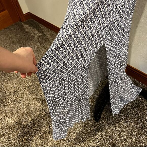 Maxi dress with straps - Picture 5 of 15